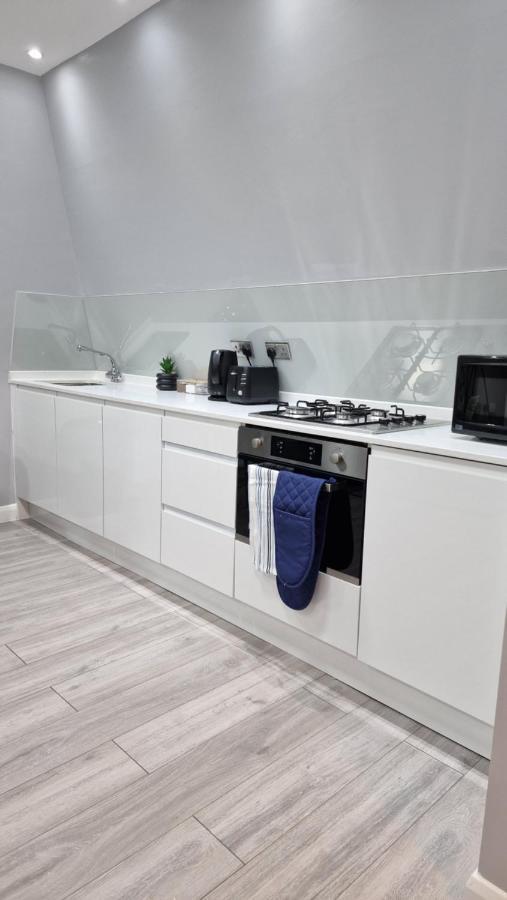 New London Apartment Екстериор снимка