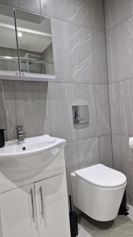 New London Apartment Екстериор снимка